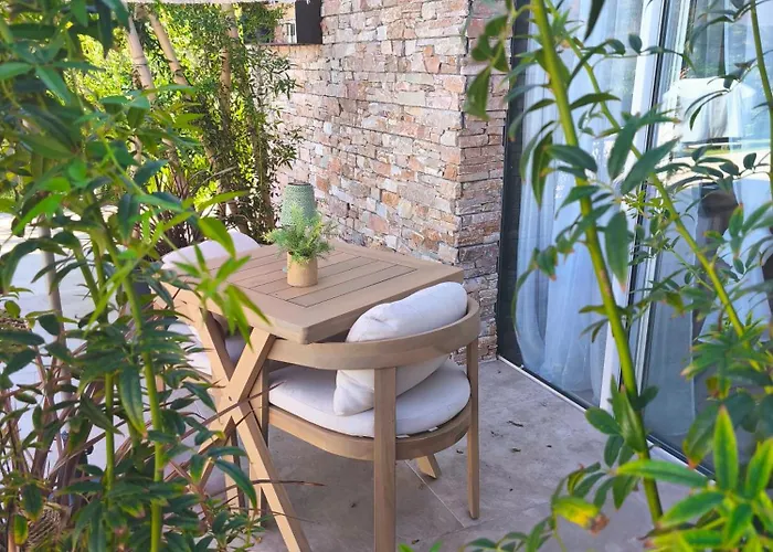 La Petite Escale Nyaraló *